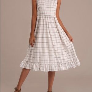 Sleeveless Midi Dress with Pockets